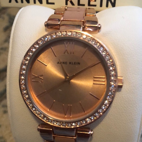 Beautiful Rose gold Anne Klein watch - Picture 3 of 7